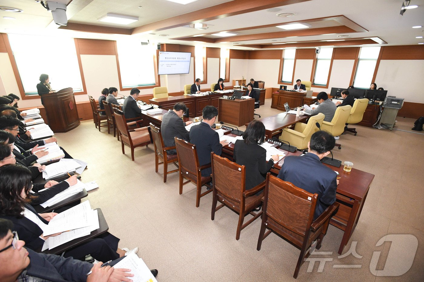 본문 이미지 - 울산시의회 행정자치위원회는 이날 오전 회의실에서 울산시 기획조정실 대상 행정사무 감사를 진행했다.(울산시의회 제공)