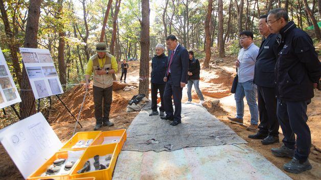 합천 옥전고분군 발굴조사서 토기·귀걸이 등 유구 70여기 나와