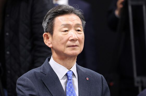 황현식 전 LGU+ 대표 지난해 보수 19.9억원…전년比 13% 늘어