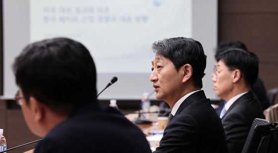 배터리 업계 간담회 주재하는 안덕근 산업부 장관