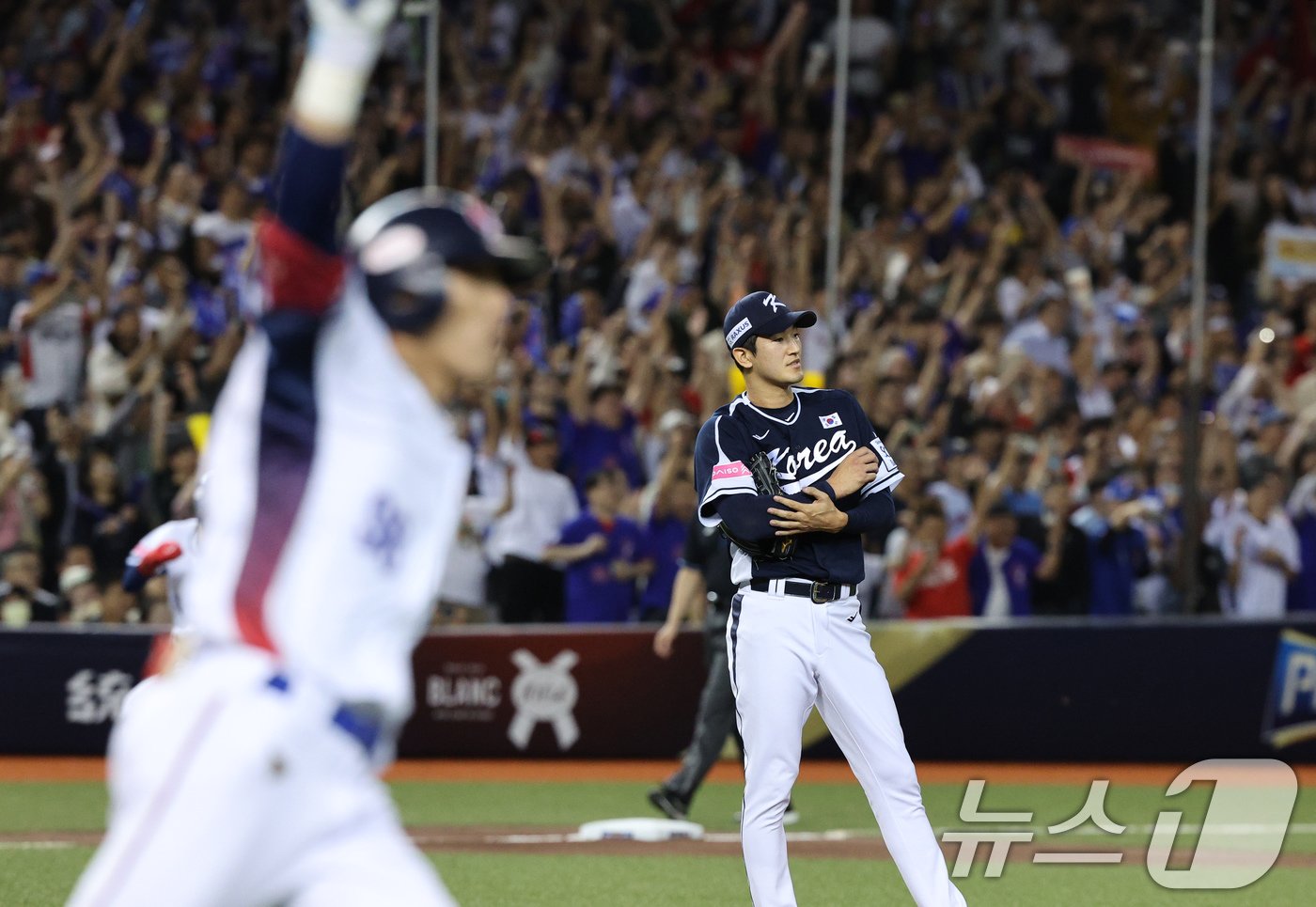 In the 2024 WBSC Premier 12 Group B preliminary game between Korea and Taiwan held at Taipei Dome in Taipei City, Taiwan on the afternoon of the 13th (local time), South Korea's starting pitcher Go Young-pyo allows a grand slam to Chen Chenwei with Taiwan's offense 2 outs and bases loaded in the bottom of the second inning. . 2024.11.13/News1 ⓒ News1 Reporter Jang Soo-young