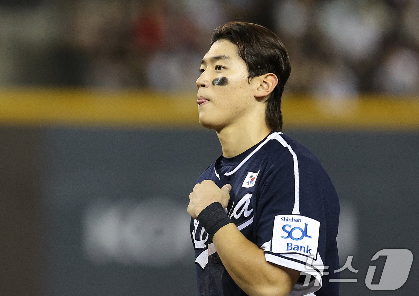 In the 2024 WBSC Premier 12 Group B preliminary game between Korea and Taiwan held at Taipei Dome in Taipei City, Taiwan on the afternoon of the 13th (local time), Kim Do-young, who came to the plate in the top of the 8th inning with Korea's attack and 2 outs, is disappointed after being thrown out by a fly ball. 2024.11.13/News1 ⓒ News1 Reporter Jang Soo-young