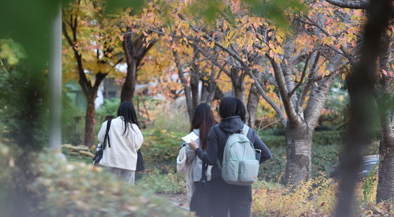 시험장 향하는 수험생들