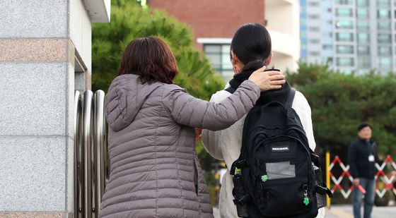 '우리 딸 떨지 말고'