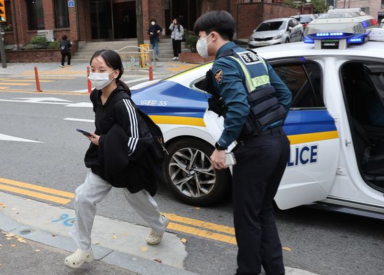 "수험장 착각했어요"…경기남부경찰, 수험생 수송 요청 75건 접수