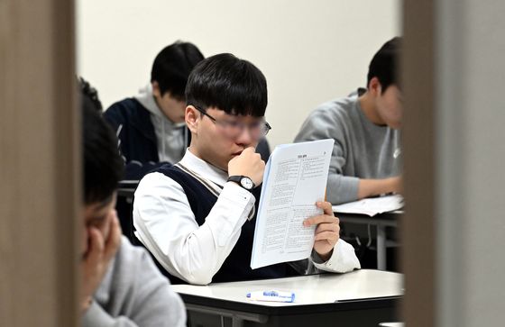 [속보] EBS "국어, 지난해 수능보다 쉬워" [2025수능]