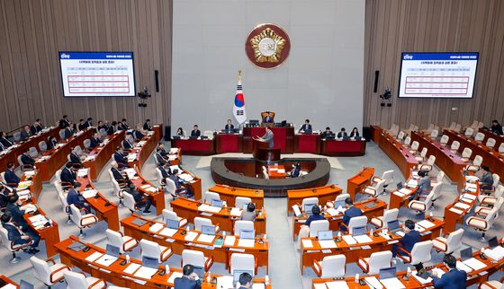 "대통령께 목숨 걸고 조언해라" vs "골프 칠 수 있어"