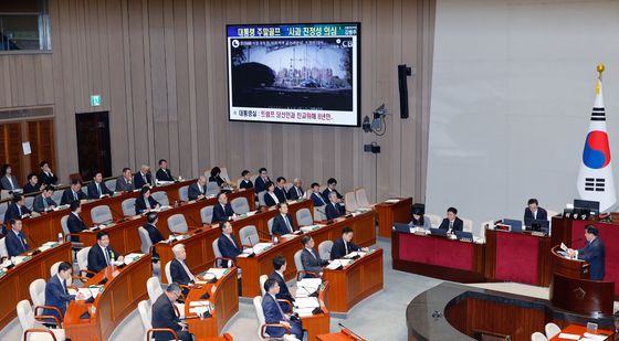 윤 대통령 골프 관련 보도보는 국무위원들