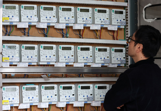 한전 매출 97.4조 '사상 최대', 영업익도 62% 늘었다 (상보)