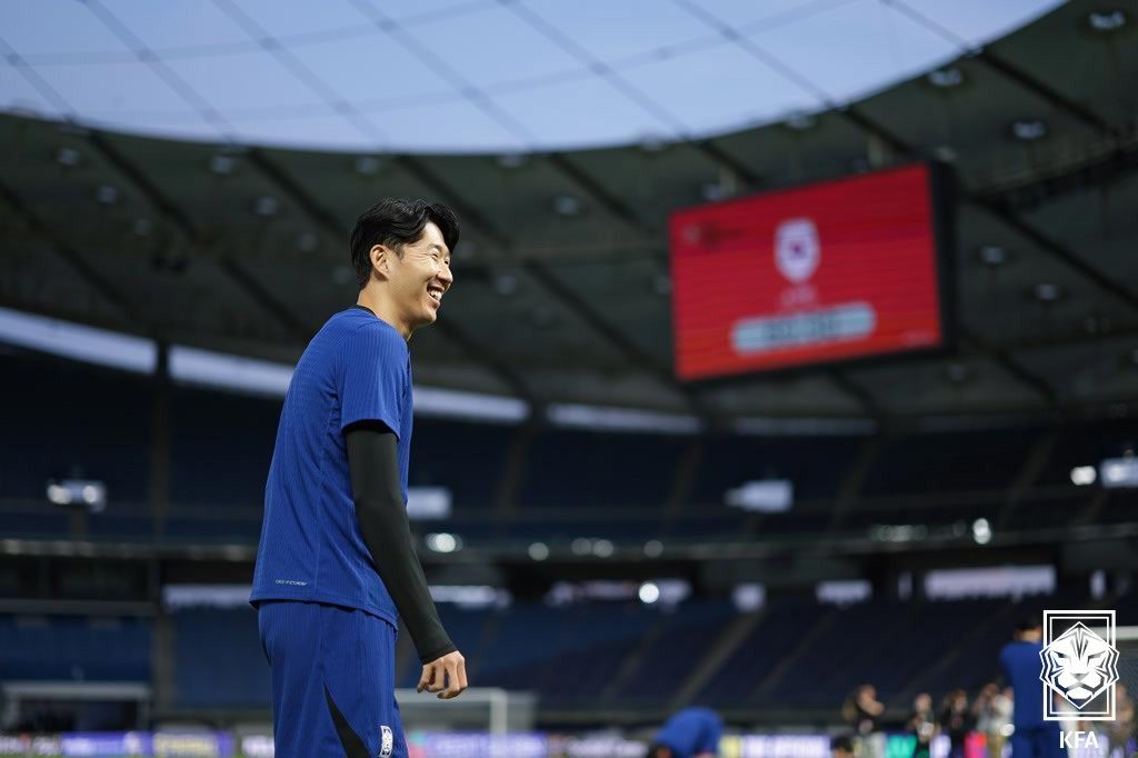 본문 이미지 - 쿠웨이트에서 적응 훈련 중인 손흥민(대한축구협회 제공) 