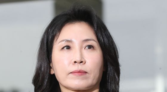 선고 마치고 법원 나오는 김혜경