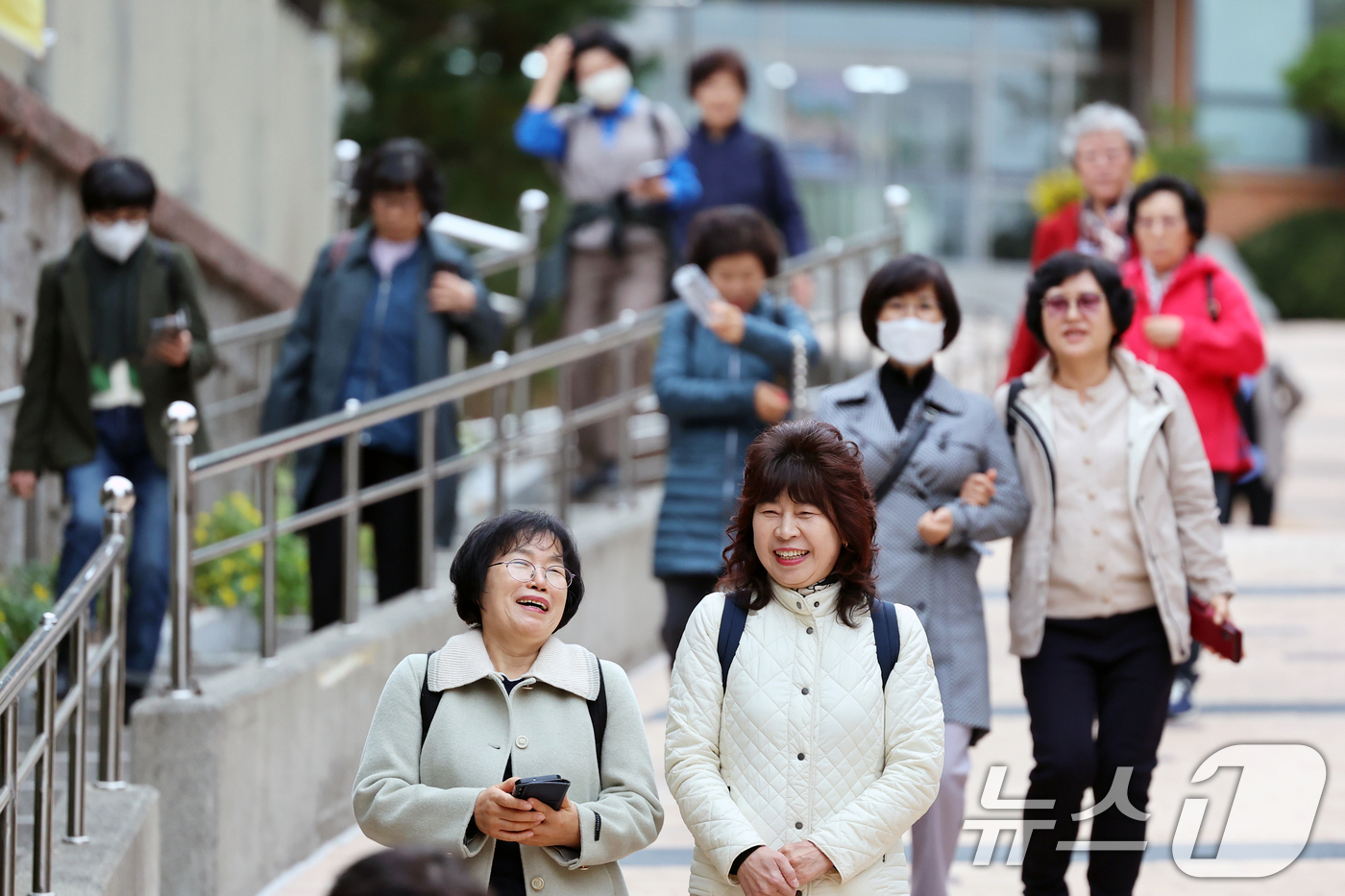 (서울=뉴스1) 황기선 기자 = 2025학년도 대학수학능력시험일인 14일 오후 서울시교육청 12지구 제22시험장인 서울 마포구 홍익대학교사범대학부속여자고등학교에서 일성여자중고등학교 …