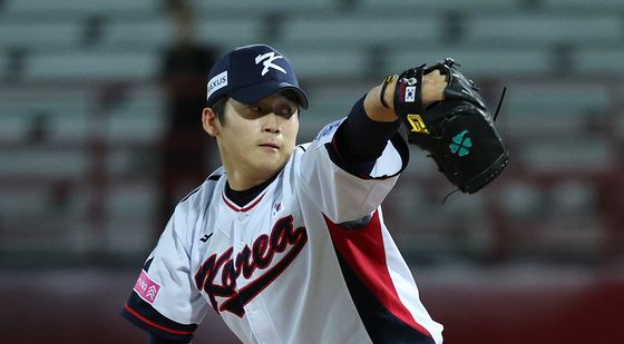 공 던지는 대한민국 수호신 박영현