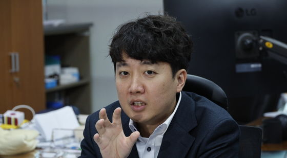 질의에 답하는 이준석