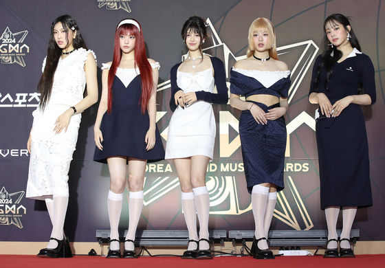 "'뉴진스 뮤비 게시' 돌고래유괴단, 어도어에 10억원 배상하라"