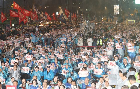 이재명 "역사의 흐름에 함께해달라"…장외집회 참여 호소