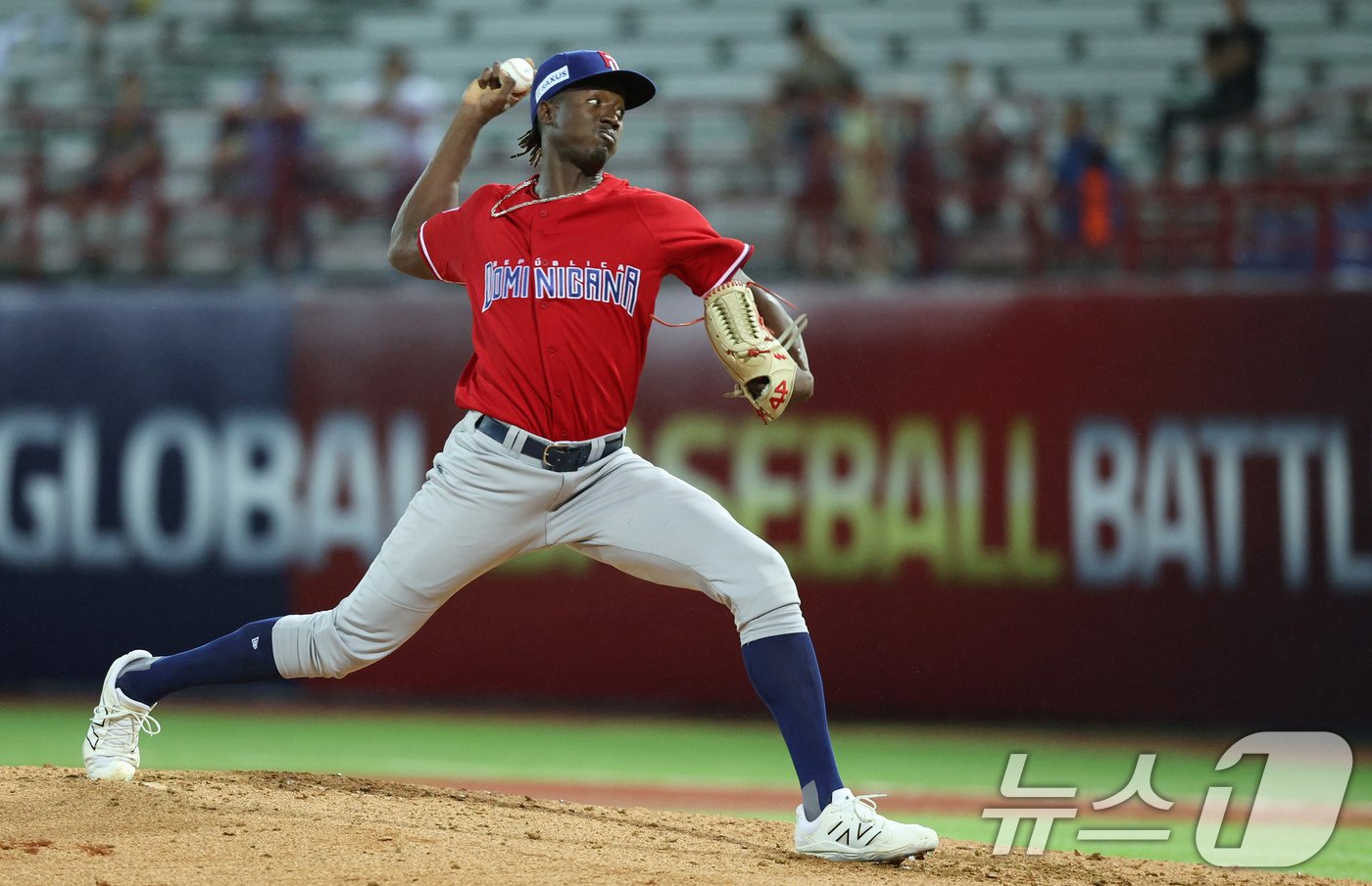 16일&#40;현지시간&#41; 대만 타이베이시 톈무 야구장에서 열린 2024 WBSC 프리미어12 B조 예선 대한민국과 도미니카공화국의 경기, 1회말 도미니카 선발 프랑클린 킬로메가 역투하고 있다. 2024.11.16/뉴스1 ⓒ News1 장수영 기자