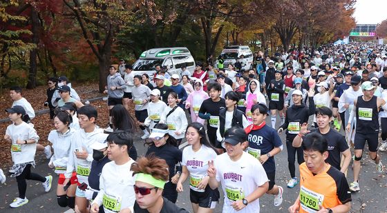 '아침 공기 깨우며 힘차게 출발!'