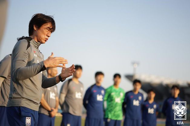 홍명보호, 전세기 타고 결전지 요르단으로…팔레스타인과 대결