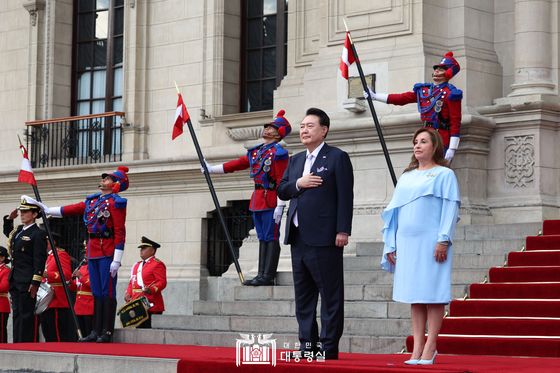 윤 대통령, G20 참석 위해 브라질로 출발…기후 위기 극복 방안 제시