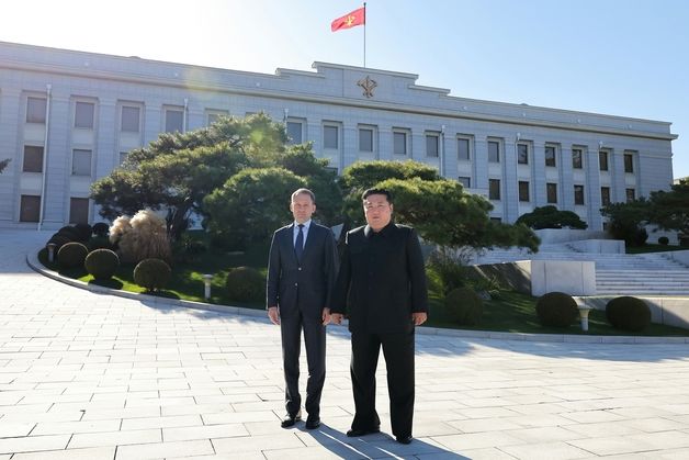 '확전'에도 안 보이는 북한군…최고지도자는 연말 성과에 집중