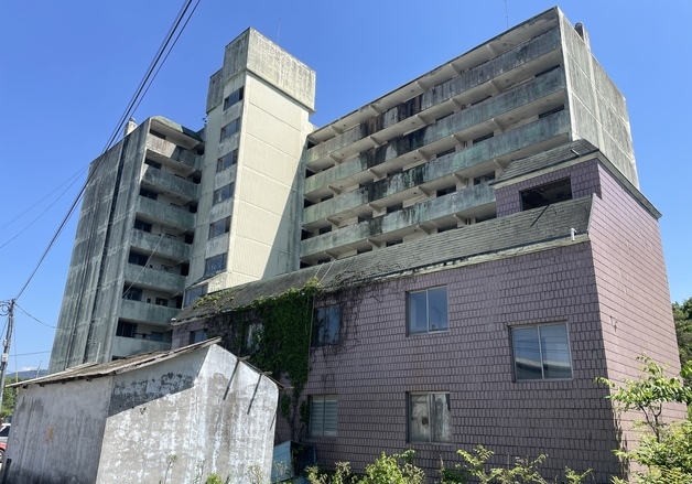 증평 최대 난제 '흉물 윤모아파트' 99세대 중 70세대 보상 완료