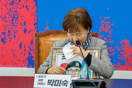 故 홍정기 일병 유족, 2심서 국가배상받았지만…"개값보다 못해" 항의