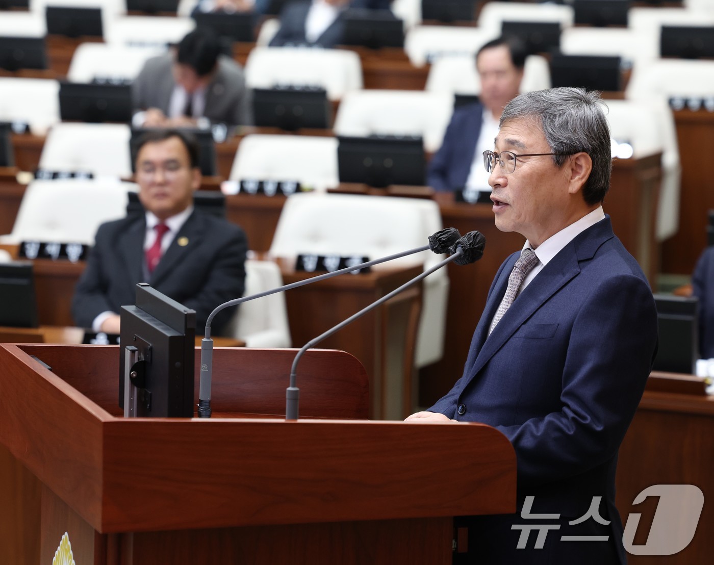 (서울=뉴스1) = 정근식 서울시교육감이 19일 서울 중구 서울시의회에서 열린 제327회 정례회 제3차 본회의에서 의원의 질의에 답변하고 있다. (서울시교육청 제공) 2024.11 …