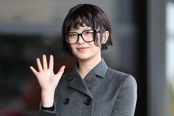 "뉴진스 하니 비자 정보 유출"…문화평론가, 어도어 고발