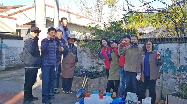 불법쓰레기 투기지역에 '손바닥 정원' 조성한 울산 북구 정년퇴직자들