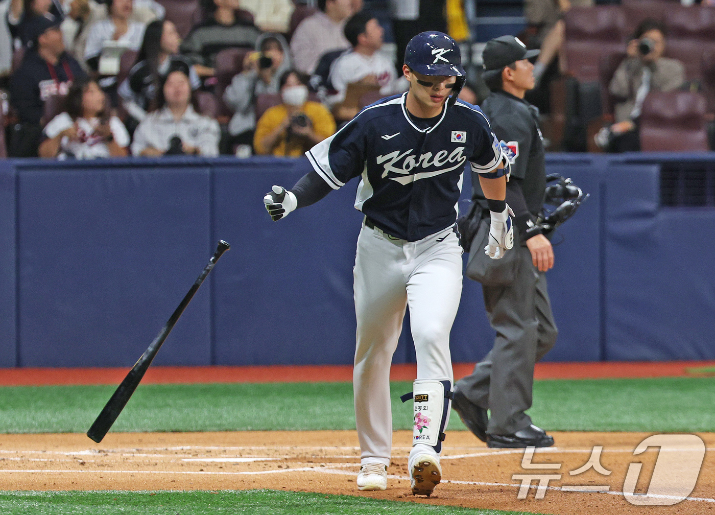 (서울=뉴스1) 장수영 기자 = 2일 오후 서울 구로구 고척스카이돔에서 열린 '2024 K-BASEBALL SERIES' 대한민국 야구 대표팀과 쿠바 대표팀의 평가전 2차전, 2회 …