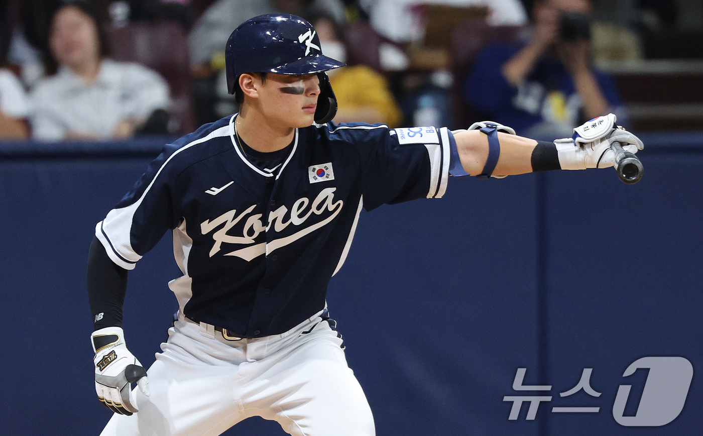 (서울=뉴스1) 장수영 기자 = 2일 오후 서울 구로구 고척스카이돔에서 열린 '2024 K-BASEBALL SERIES' 대한민국 야구 대표팀과 쿠바 대표팀의 평가전 2차전, 3회 …