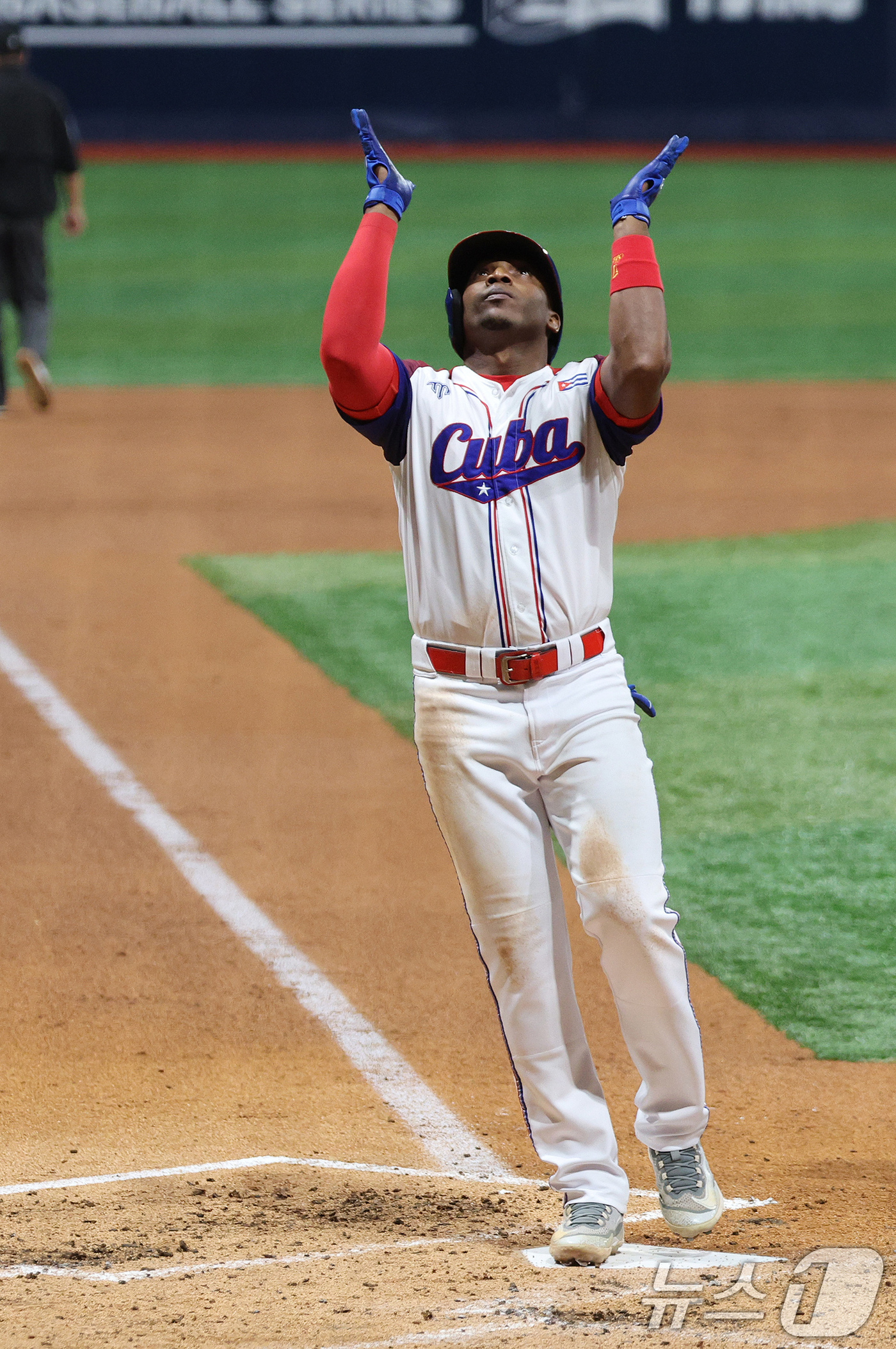 (서울=뉴스1) 장수영 기자 = 2일 오후 서울 구로구 고척스카이돔에서 열린 '2024 K-BASEBALL SERIES' 대한민국 야구 대표팀과 쿠바 대표팀의 평가전 2차전, 3회 …