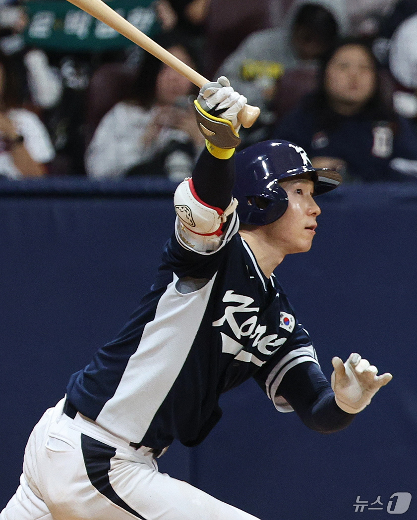 (서울=뉴스1) 장수영 기자 = 2일 오후 서울 구로구 고척스카이돔에서 열린 '2024 K-BASEBALL SERIES' 대한민국 야구 대표팀과 쿠바 대표팀의 평가전 2차전, 4회 …