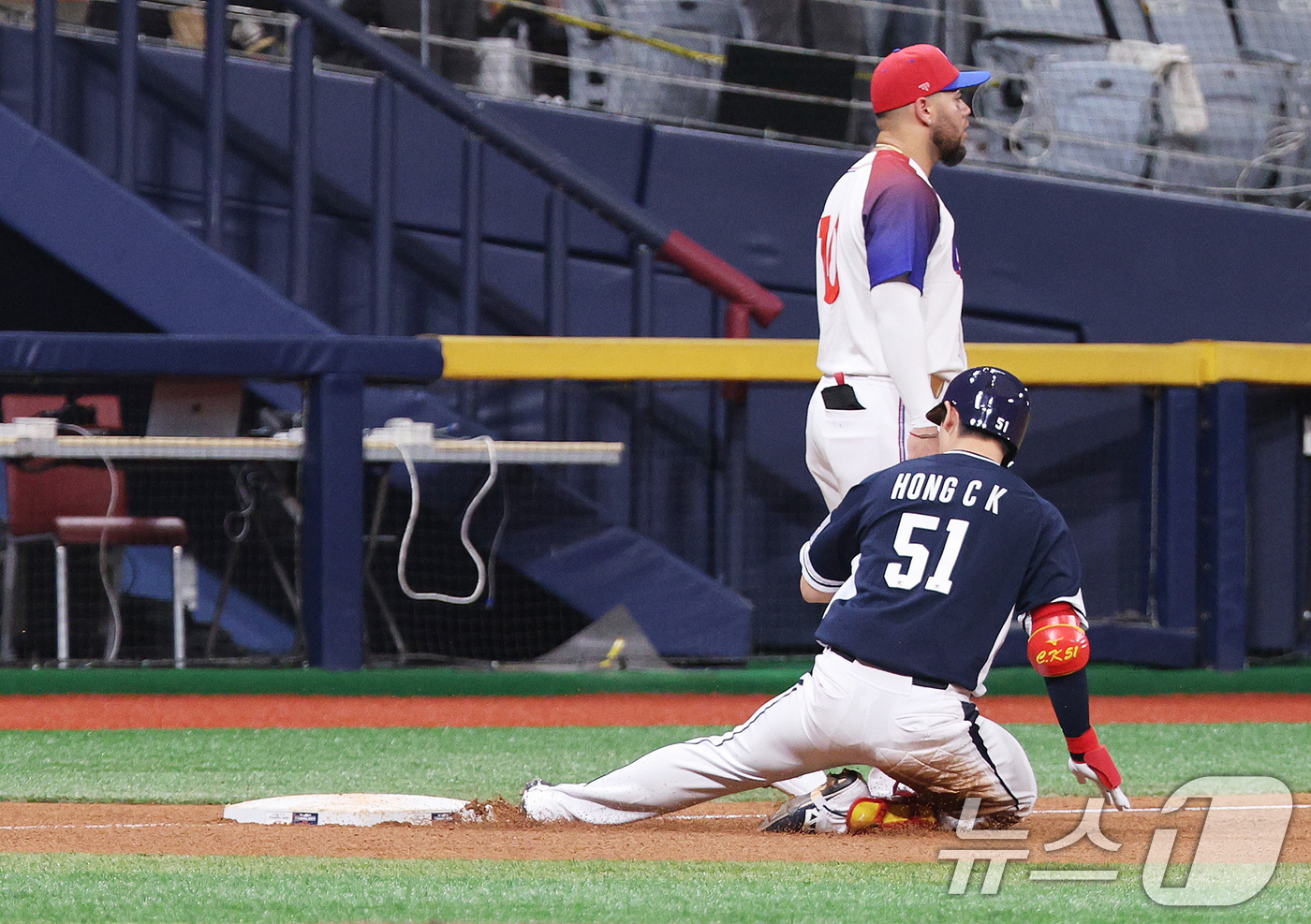 (서울=뉴스1) 장수영 기자 = 2일 오후 서울 구로구 고척스카이돔에서 열린 '2024 K-BASEBALL SERIES' 대한민국 야구 대표팀과 쿠바 대표팀의 평가전 2차전, 4회 …