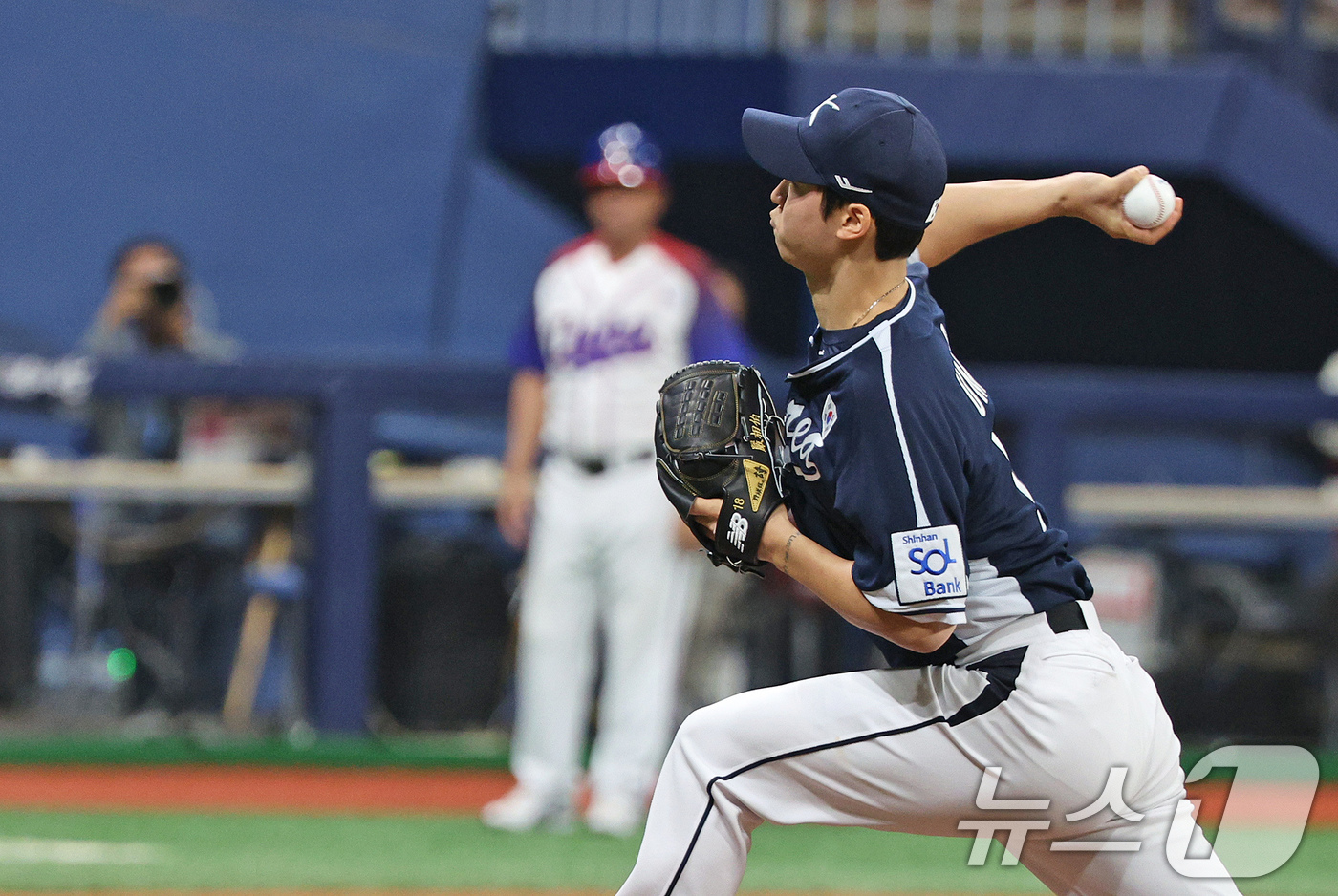 (서울=뉴스1) 장수영 기자 = 2일 오후 서울 구로구 고척스카이돔에서 열린 '2024 K-BASEBALL SERIES' 대한민국 야구 대표팀과 쿠바 대표팀의 평가전 2차전, 4회 …