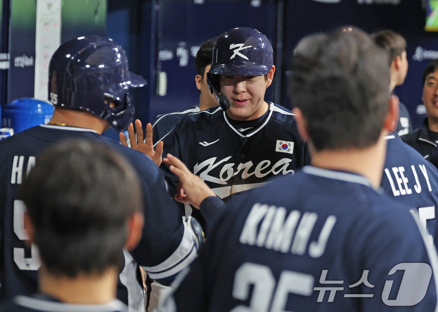 (서울=뉴스1) 장수영 기자 = 2일 오후 서울 구로구 고척스카이돔에서 열린 '2024 K-BASEBALL SERIES' 대한민국 야구 대표팀과 쿠바 대표팀의 평가전 2차전, 7회 …