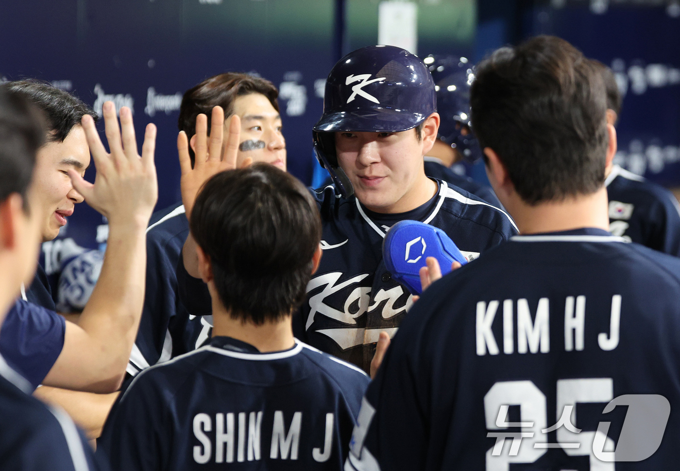 (서울=뉴스1) 장수영 기자 = 2일 오후 서울 구로구 고척스카이돔에서 열린 '2024 K-BASEBALL SERIES' 대한민국 야구 대표팀과 쿠바 대표팀의 평가전 2차전, 7회 …