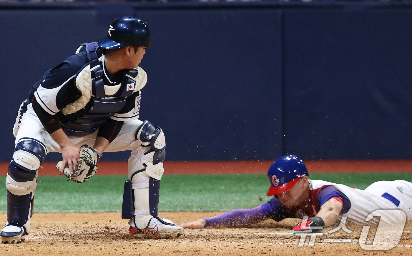 (서울=뉴스1) 장수영 기자 = 2일 오후 서울 구로구 고척스카이돔에서 열린 '2024 K-BASEBALL SERIES' 대한민국 야구 대표팀과 쿠바 대표팀의 평가전 2차전, 7회 …