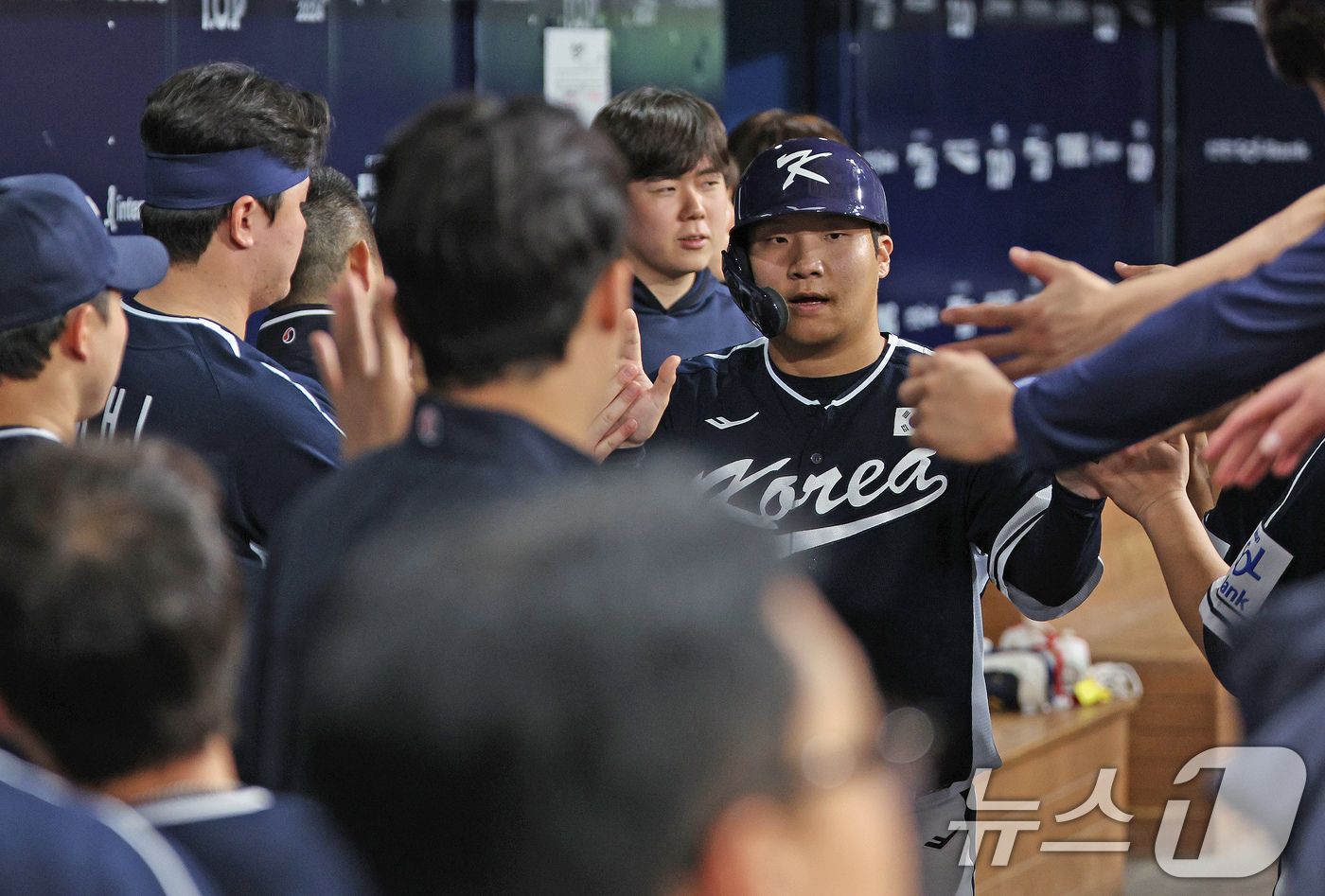 (서울=뉴스1) 장수영 기자 = 2일 오후 서울 구로구 고척스카이돔에서 열린 '2024 K-BASEBALL SERIES' 대한민국 야구 대표팀과 쿠바 대표팀의 평가전 2차전, 8회 …