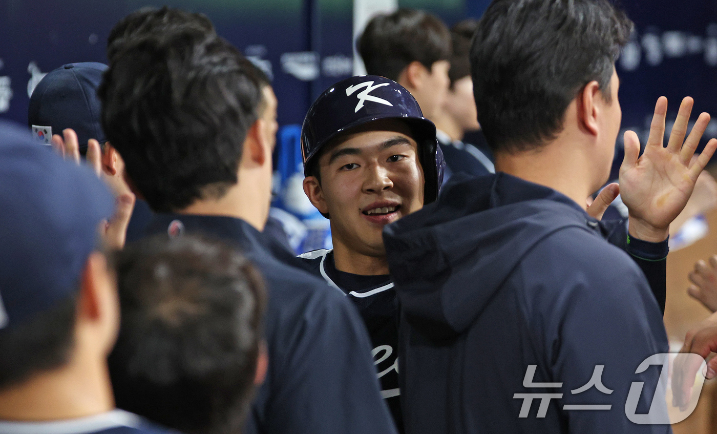 (서울=뉴스1) 장수영 기자 = 2일 오후 서울 구로구 고척스카이돔에서 열린 '2024 K-BASEBALL SERIES' 대한민국 야구 대표팀과 쿠바 대표팀의 평가전 2차전, 8회 …