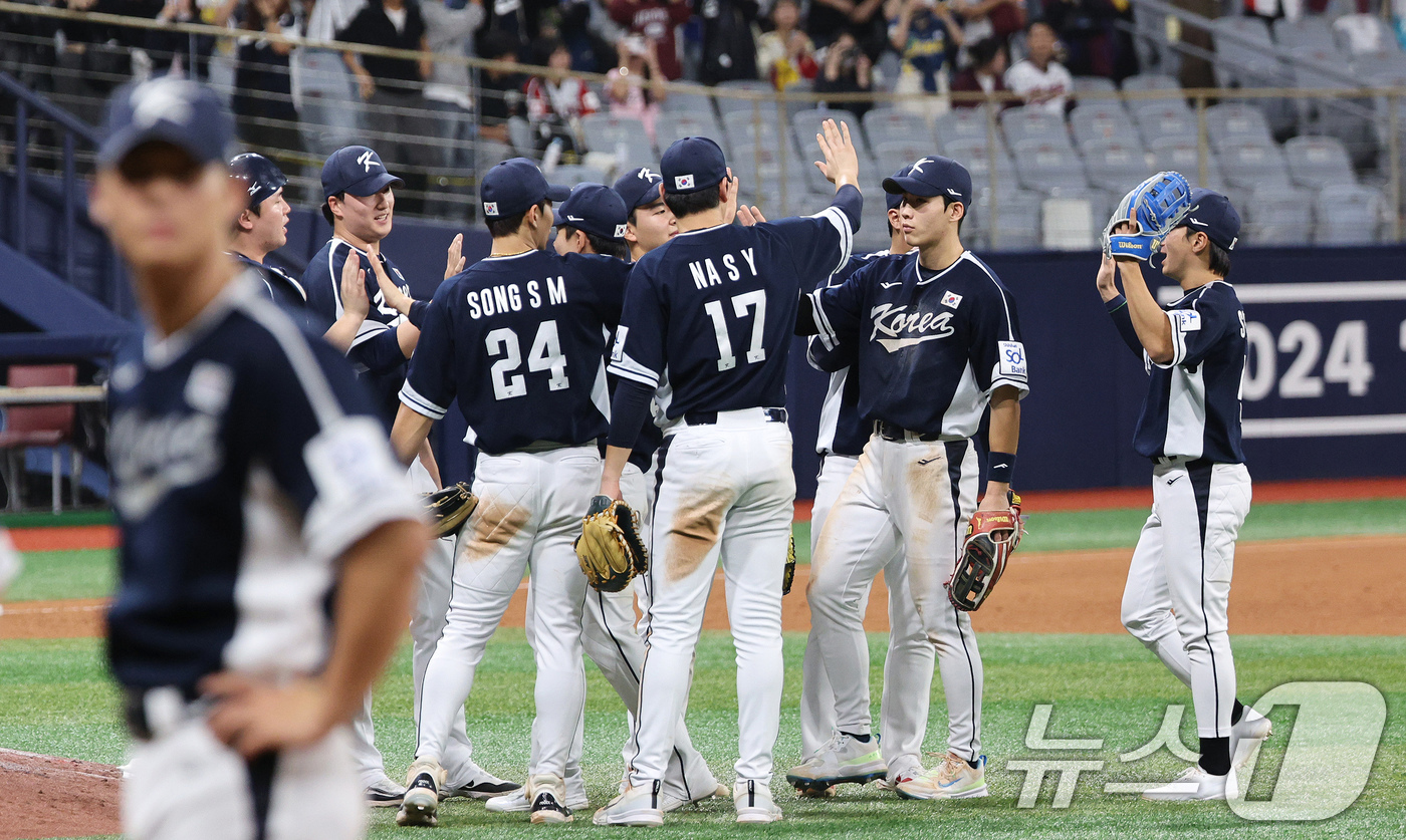 (서울=뉴스1) 장수영 기자 = 2일 오후 서울 구로구 고척스카이돔에서 열린 '2024 K-BASEBALL SERIES' 대한민국 야구 대표팀과 쿠바 대표팀의 평가전 2차전에서 1 …