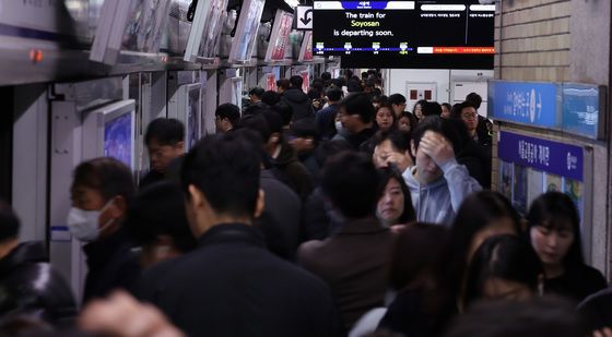 서울 지하철 태업 돌입 '출근길 비상'