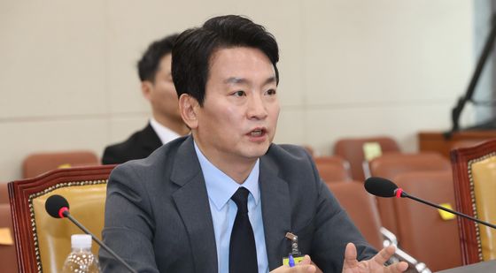 답변하는 박장범 후보자