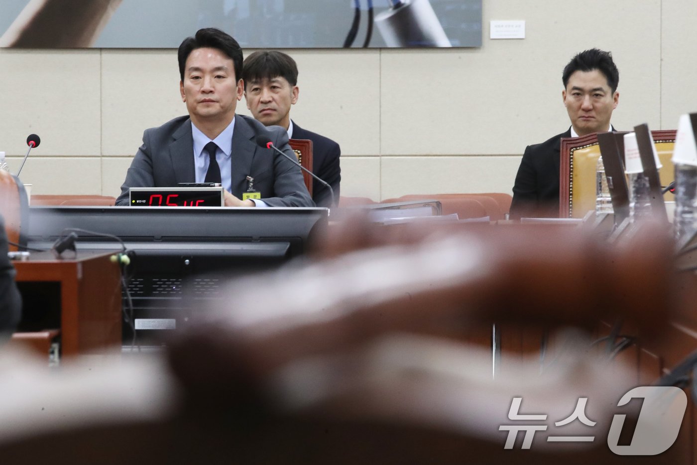 본문 이미지 - 박장범 한국방송공사(KBS) 사장 후보자가 20일 오전 서울 여의도 국회 과학기술정보방송통신위원회에서 열린 인사청문회에 출석해 의원 질의를 듣고 있다. 2024.11.20/뉴스1 ⓒ News1 이광호 기자