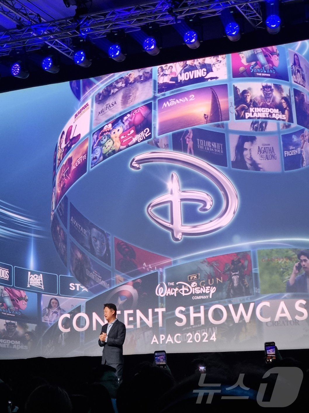본문 이미지 - 루크 강 월트디즈니 컴퍼니 아태지역 총괄 사장 / 월트 디즈니 코리아는 20일 싱가포르 마리나베이샌즈에서 '디즈니 콘텐츠 쇼케이스 APAC 2024'(Disney Content Showcase 2024)