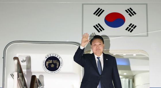 윤석열 대통령, APEC·G20 정상회의 마치고 귀국