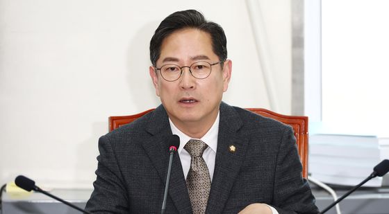 기재위 조세소위 주재하는 박수영 위원장