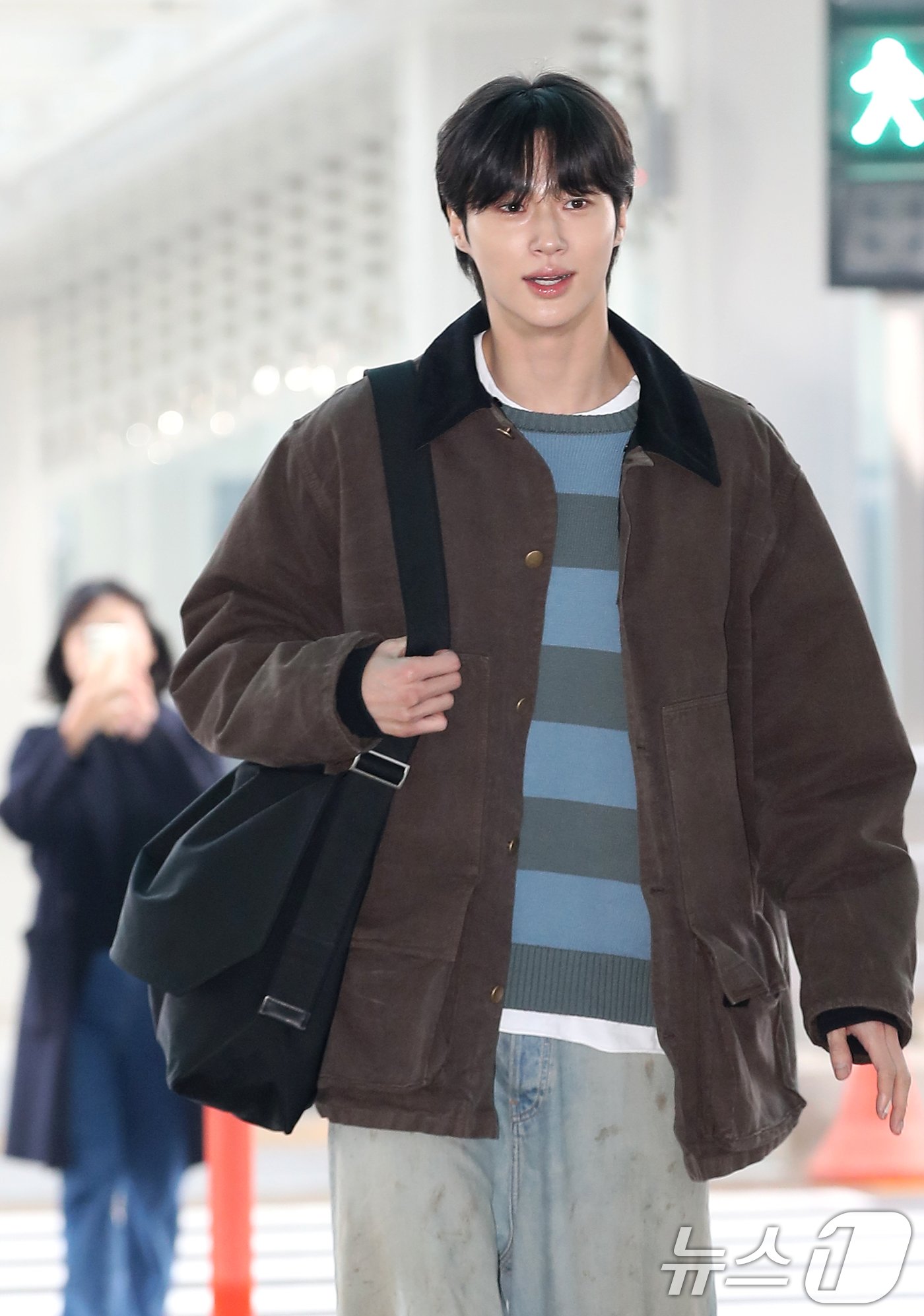 본문 이미지 - 배우 변우석이 '2024 MAMA AWARDS'를 위해 21일 인천국제공항을 통해 일본 오사카로 출국하고 있다. ⓒ News1 권현진 기자