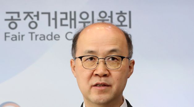 공정위, 신문용지 공급업체 담합 3개회사 과징금  약 305억 원 부과부과